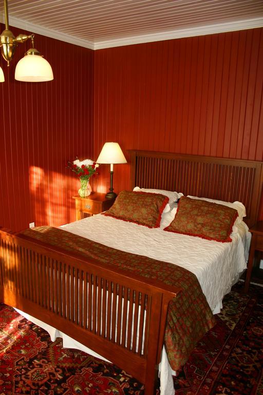 Cameron House Inn Мантео Экстерьер фото