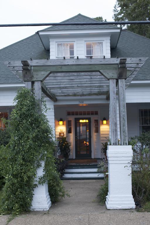 Cameron House Inn Мантео Экстерьер фото