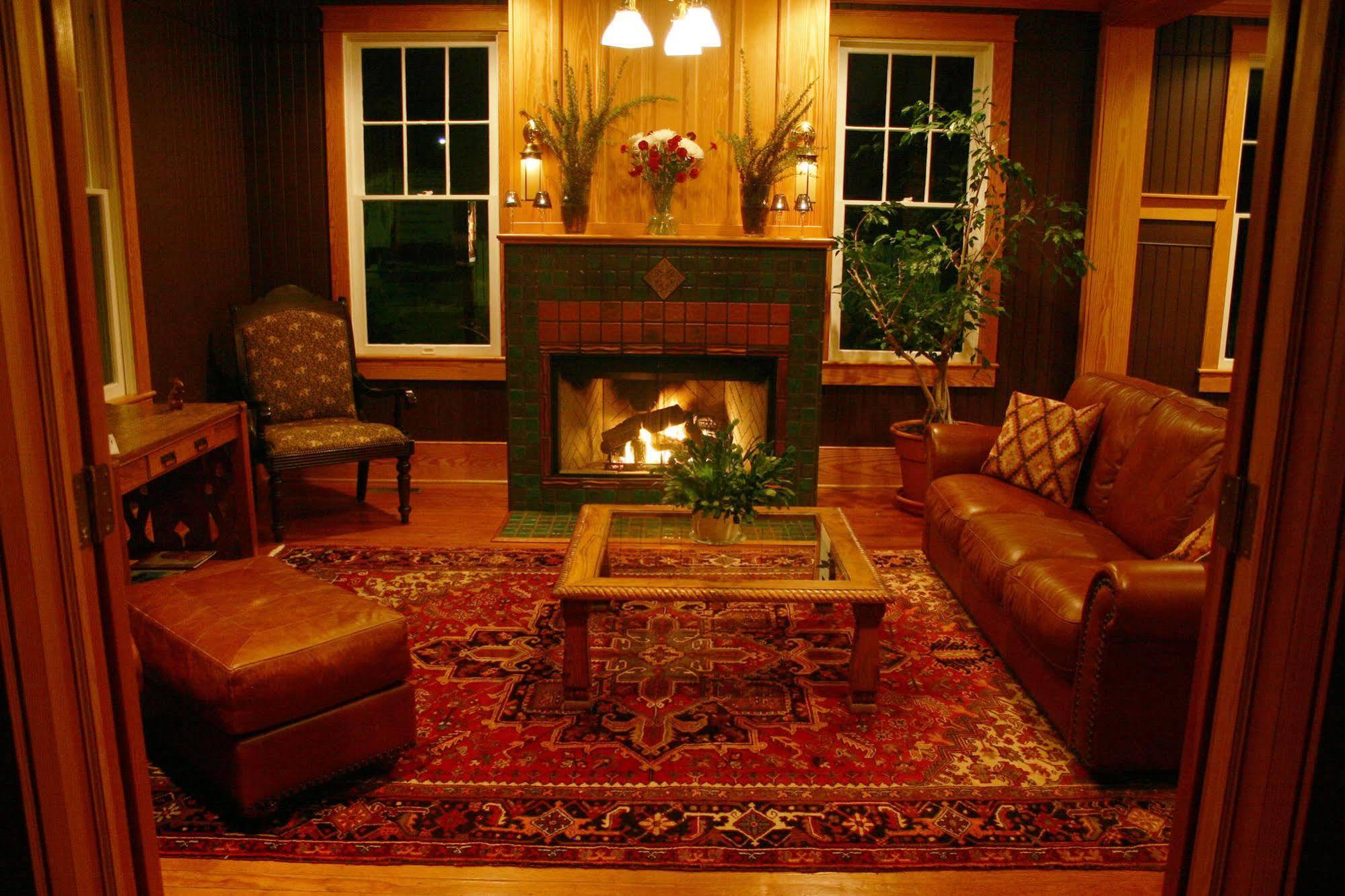 Cameron House Inn Мантео Экстерьер фото