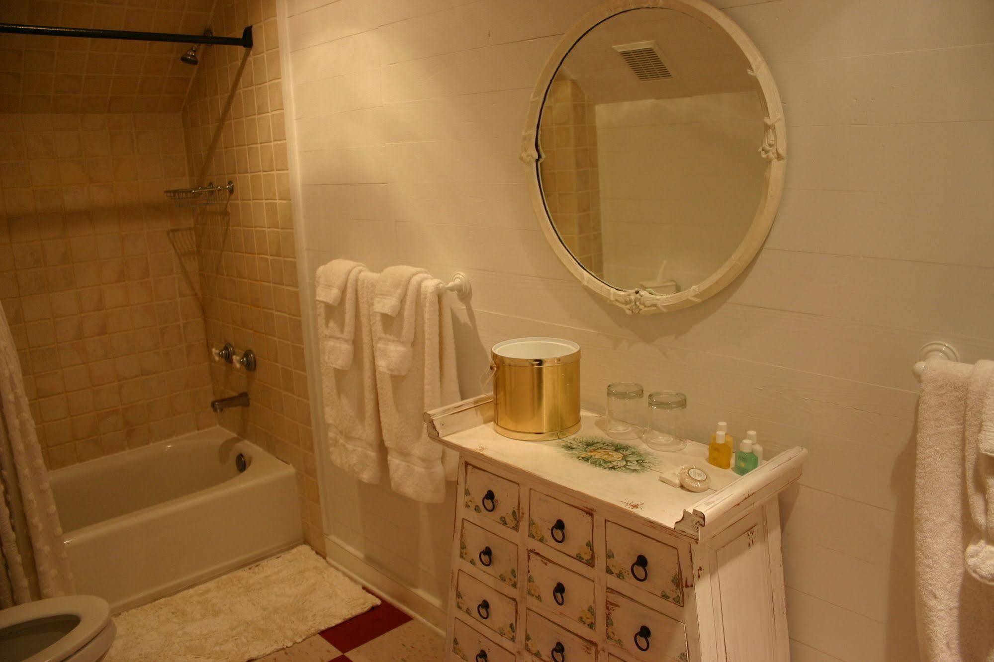 Cameron House Inn Мантео Экстерьер фото