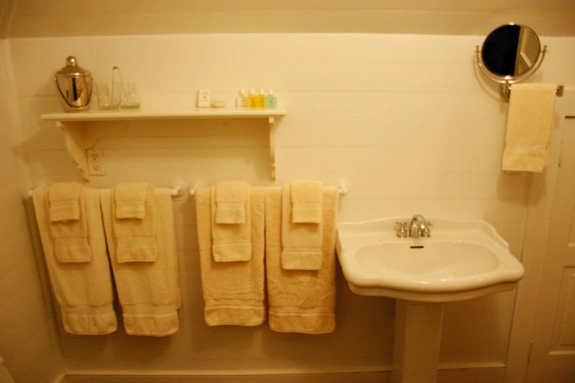 Cameron House Inn Мантео Экстерьер фото