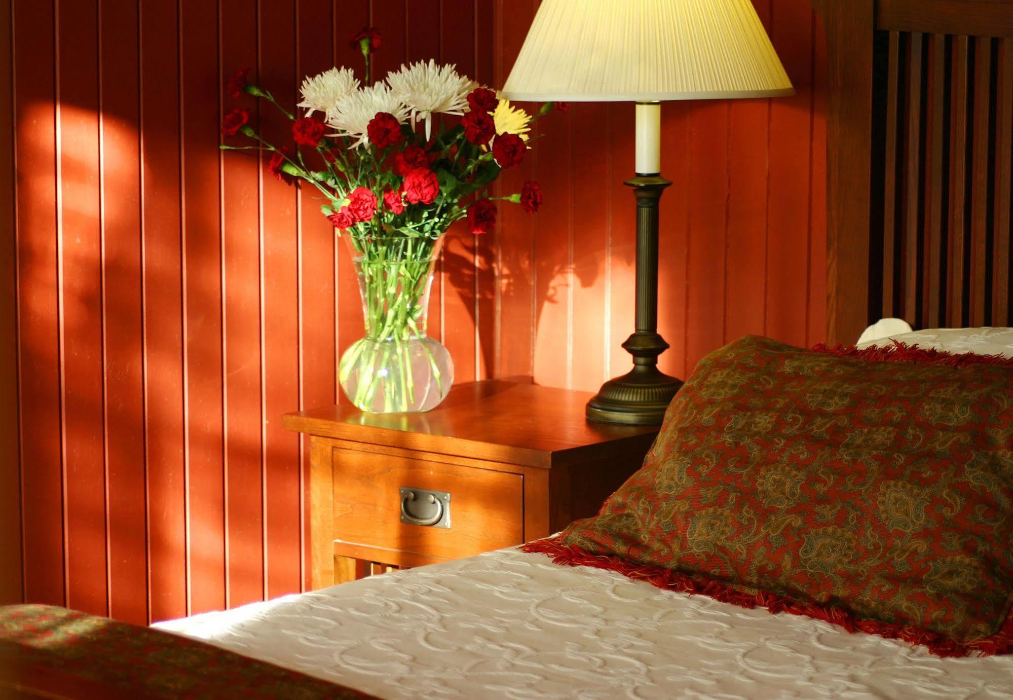 Cameron House Inn Мантео Экстерьер фото