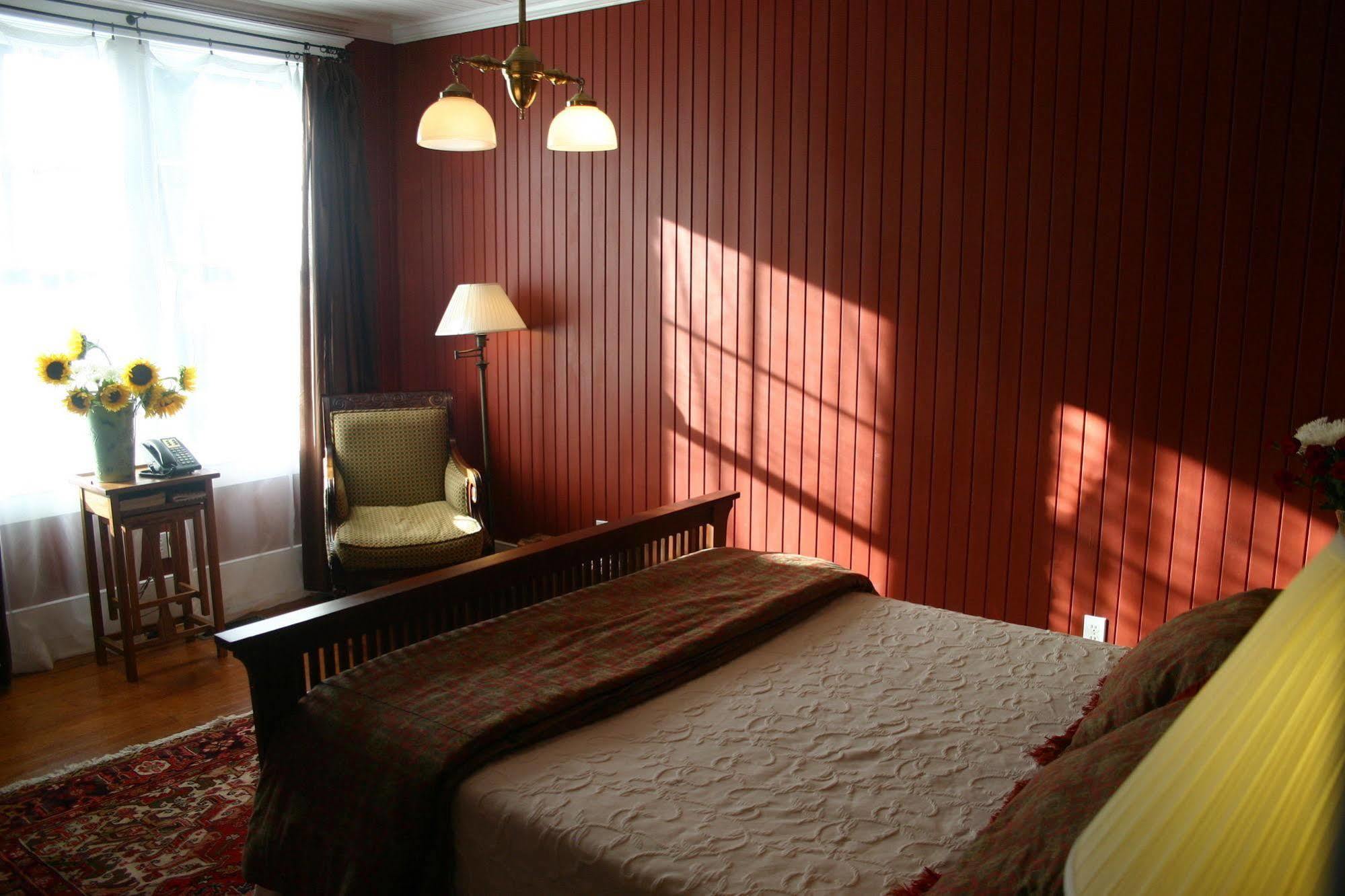 Cameron House Inn Мантео Экстерьер фото