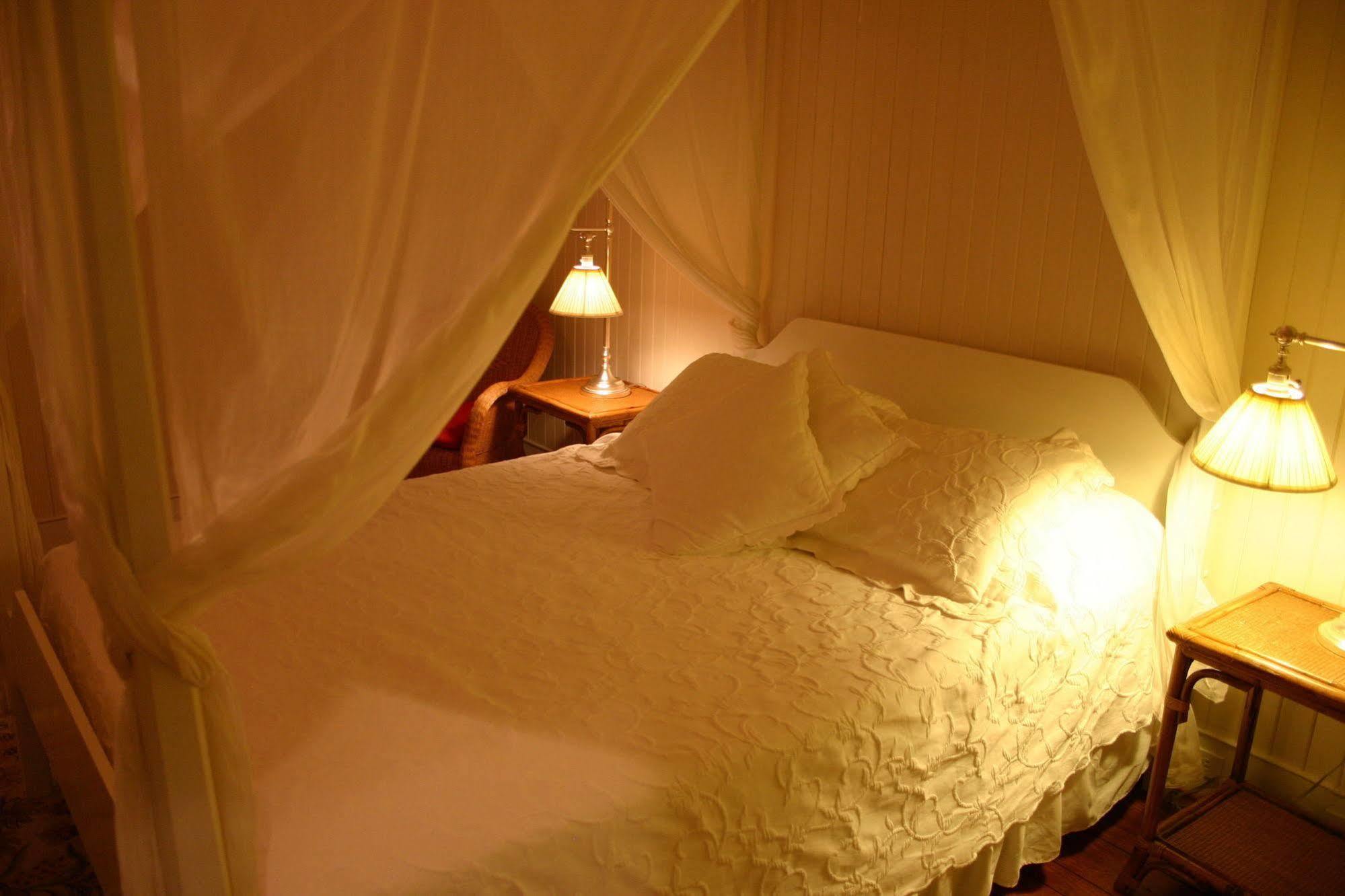 Cameron House Inn Мантео Экстерьер фото