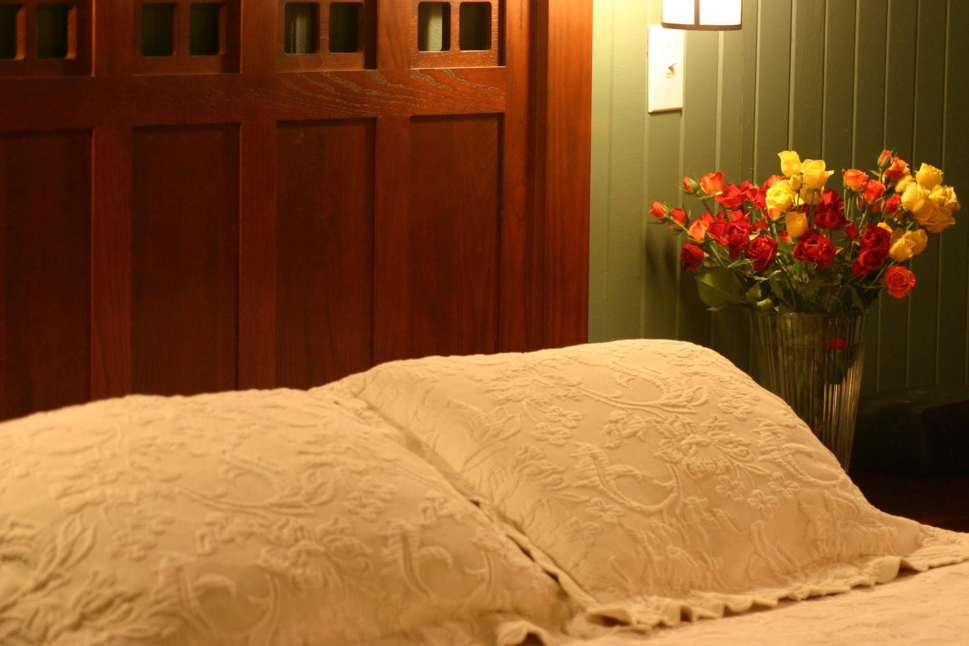 Cameron House Inn Мантео Экстерьер фото